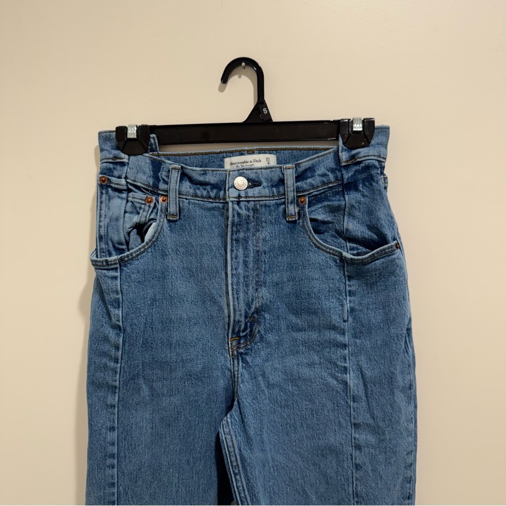 Abercrombie & Fitch The 90s Straight Ultra High Rise Jeans Light Wash Size 27/4R - Picture 3 of 13